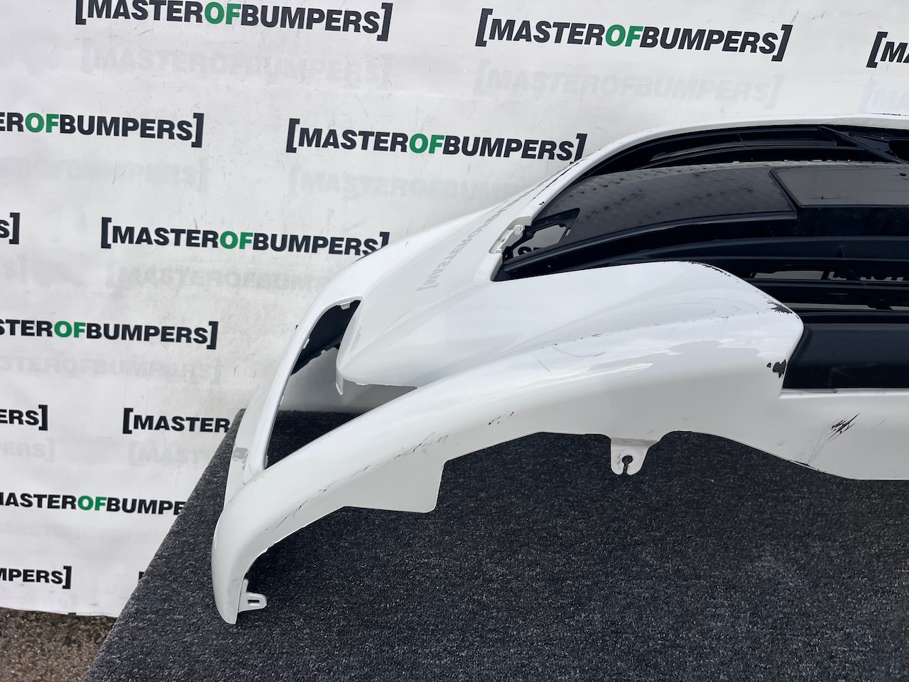 Toyota Yaris Style Xp210 Hatchback 2020-2025 Front Bumper White Genuine [t613]