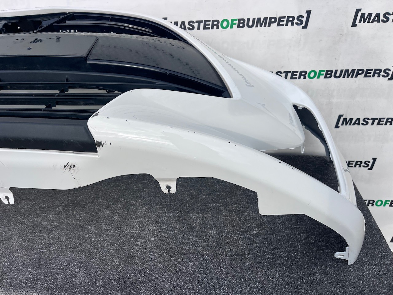 Toyota Yaris Style Xp210 Hatchback 2020-2025 Front Bumper White Genuine [t613]