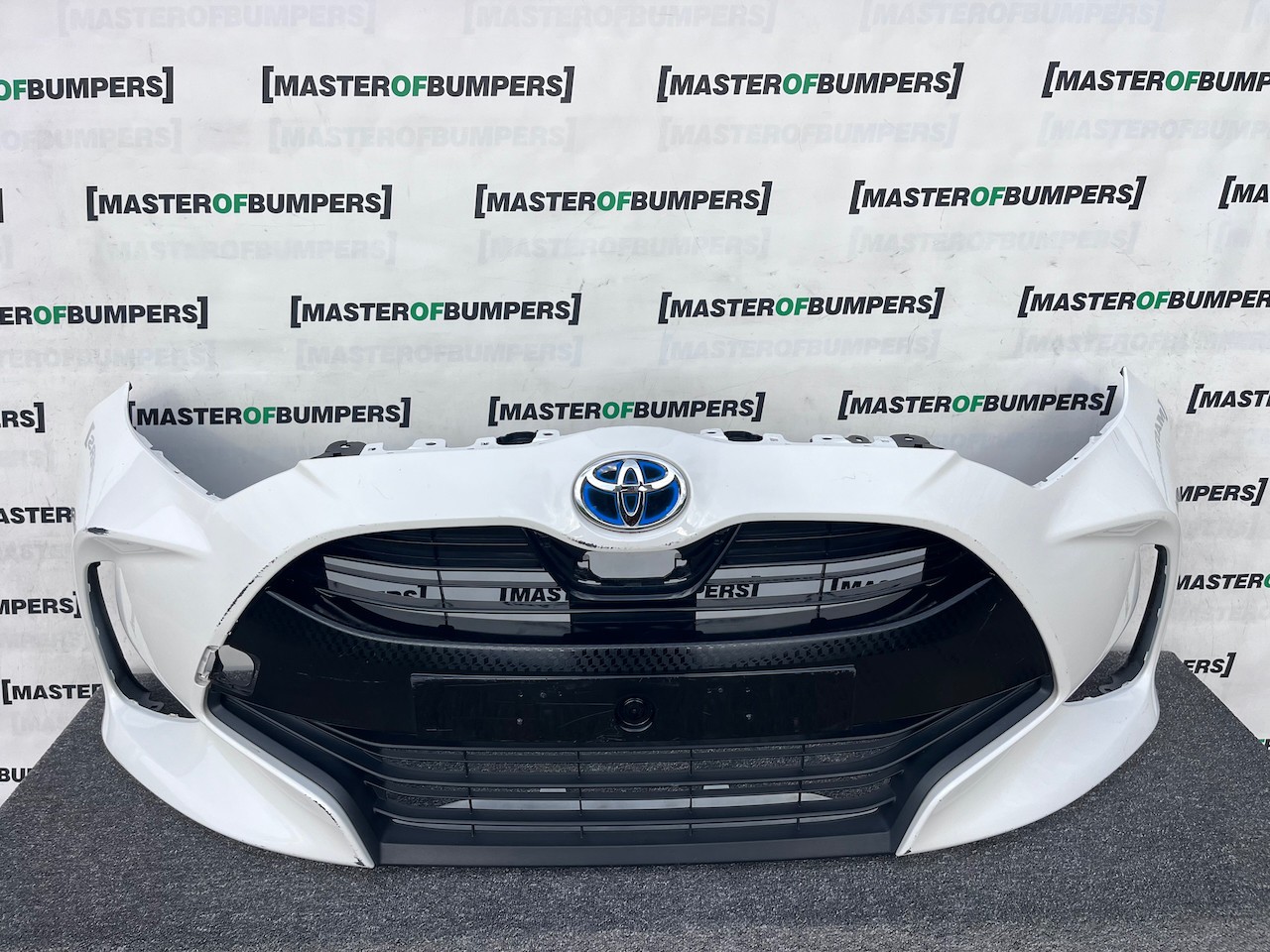 Toyota Yaris Style Xp210 Hatchback 2020-2025 Front Bumper White Genuine [t613]