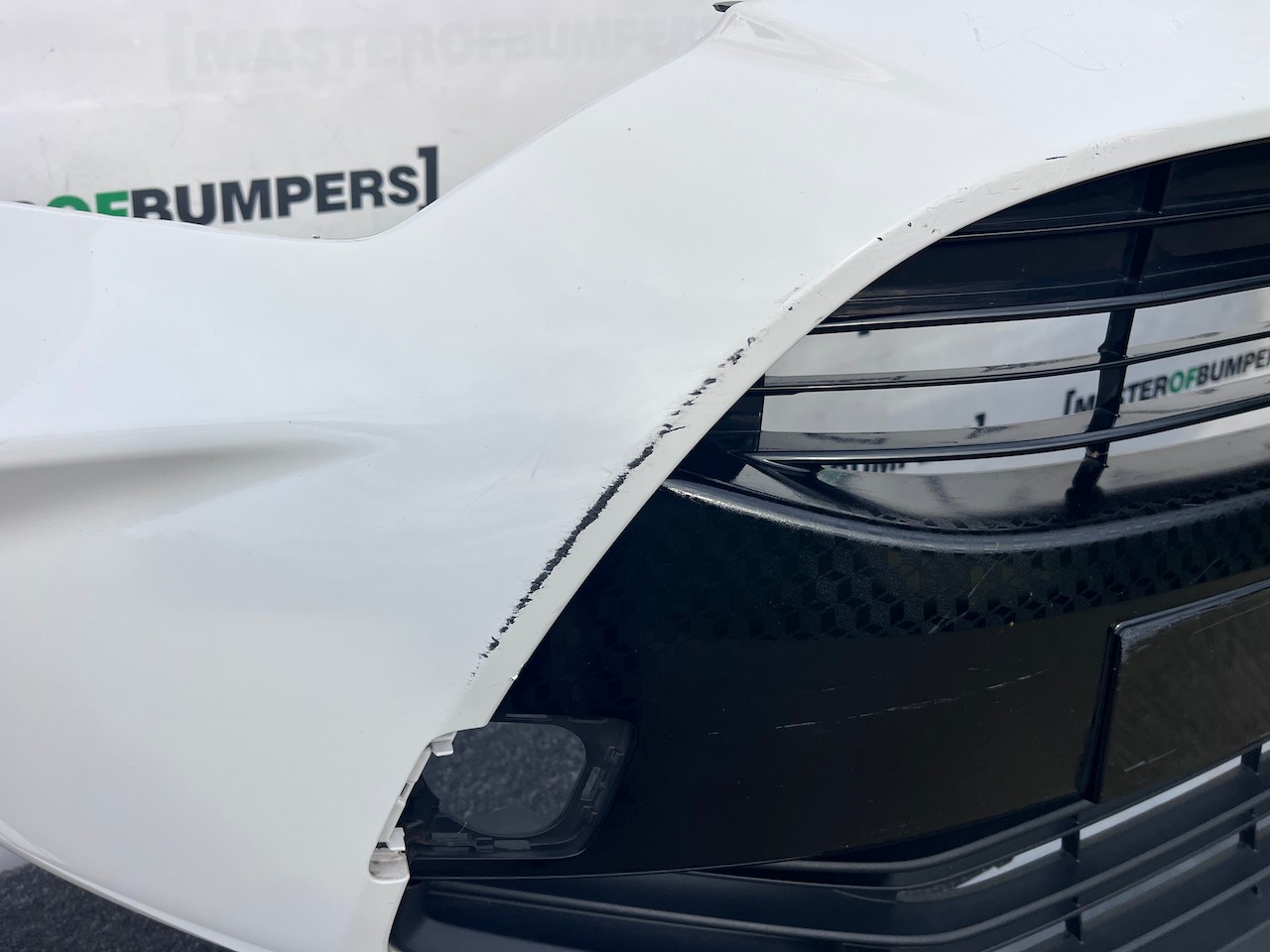 Toyota Yaris Style Xp210 Hatchback 2020-2025 Front Bumper White Genuine [t613]