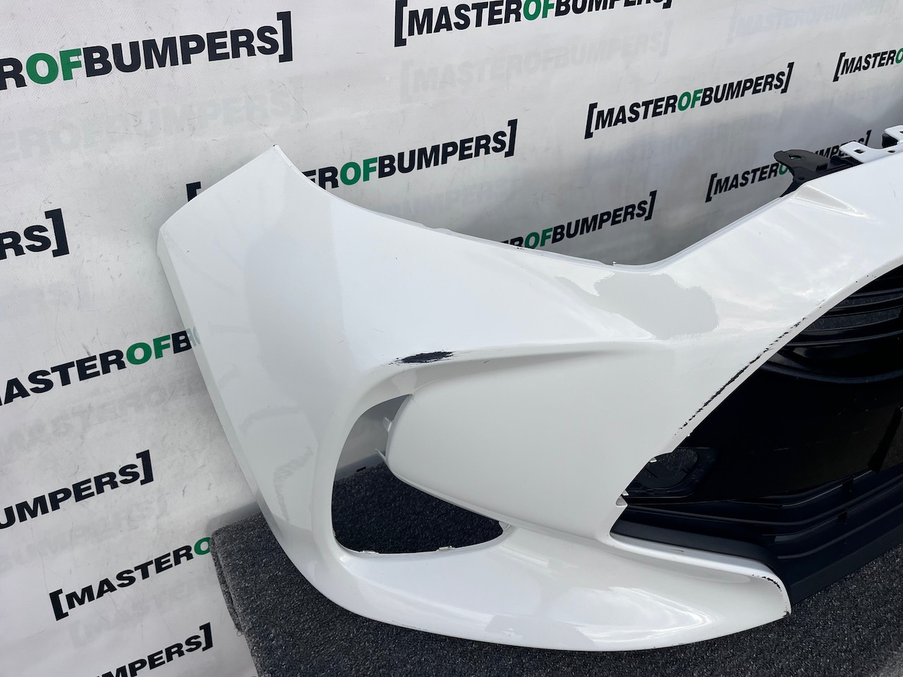 Toyota Yaris Style Xp210 Hatchback 2020-2025 Front Bumper White Genuine [t613]