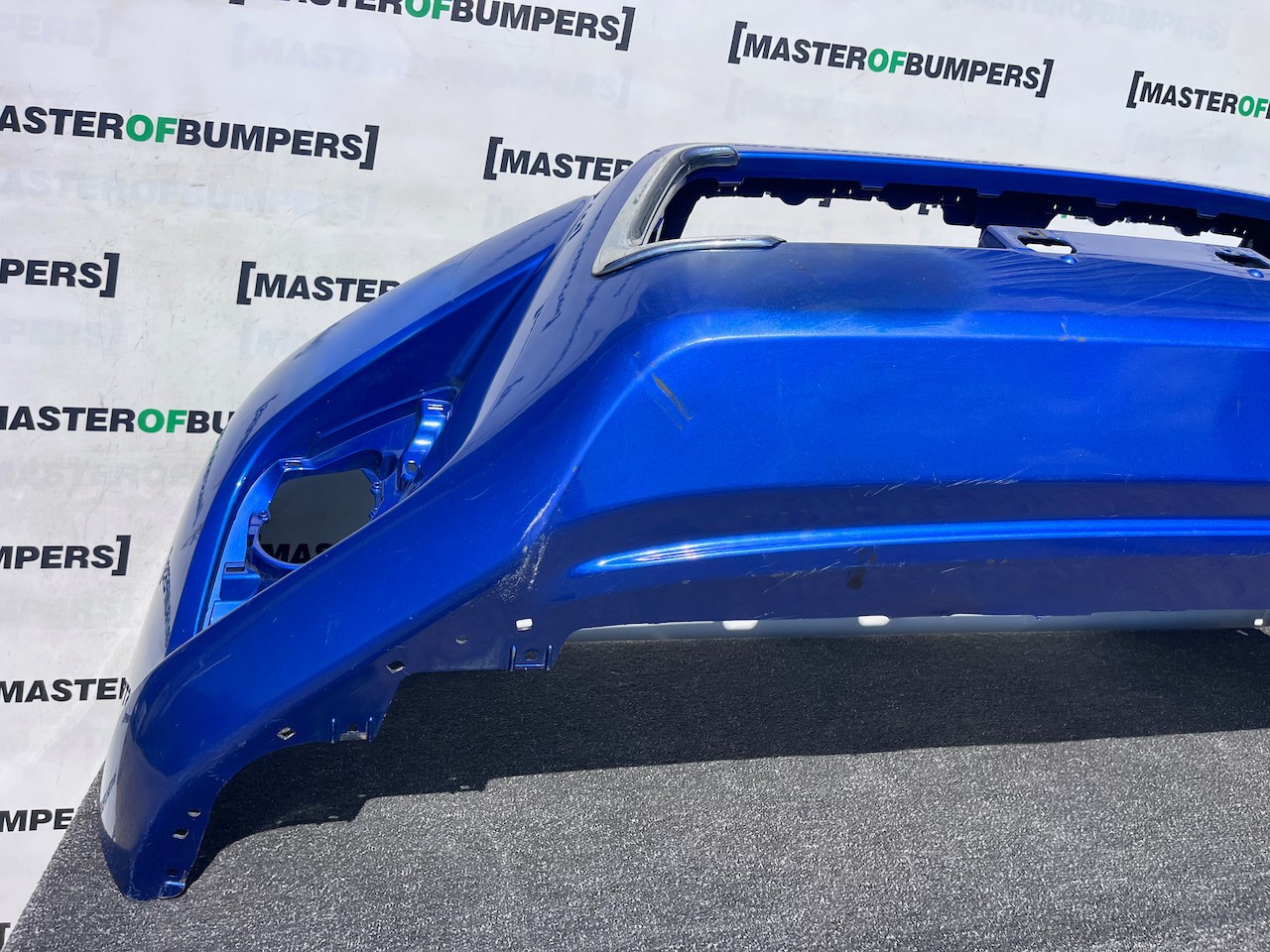 Toyota Hilux Icon Pickup Mk8 2016-2020 Front Bumper Jets Genuine [t644]