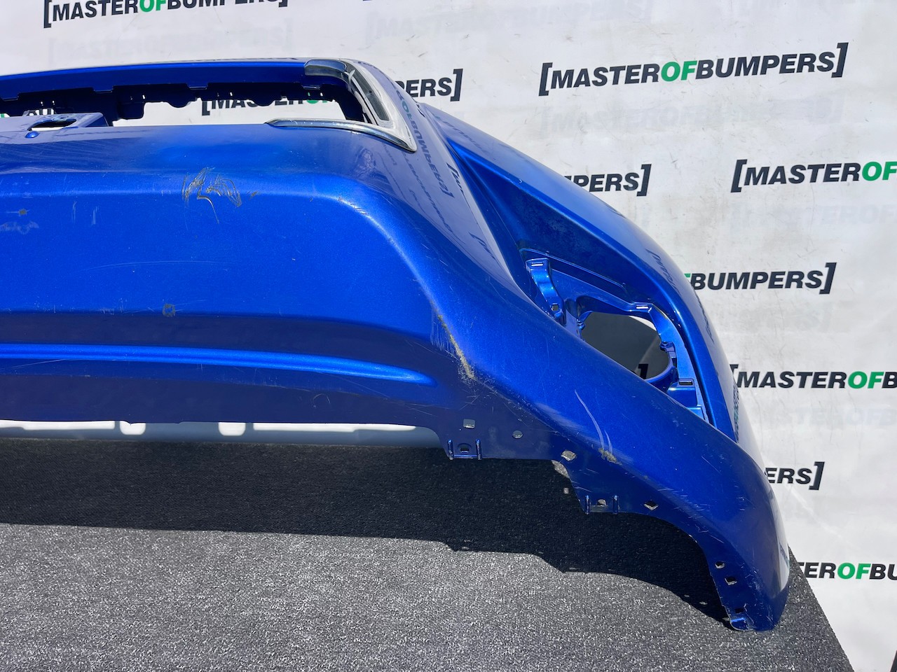 Toyota Hilux Icon Pickup Mk8 2016-2020 Front Bumper Jets Genuine [t644]