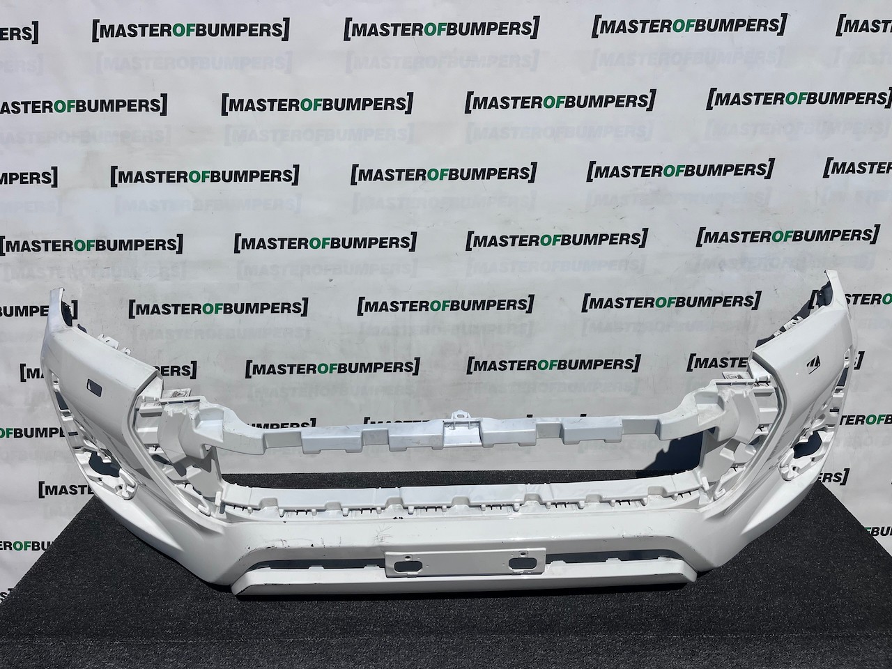 Toyota Hilux Icon Active Mk8 Lift 2021-2024 Front Bumper Pdc Jets Genuine [t645]