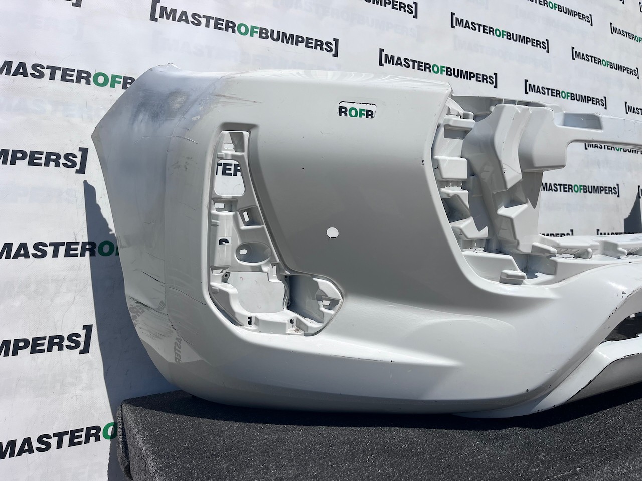 Toyota Hilux Icon Active Mk8 Lift 2021-2024 Front Bumper Pdc Jets Genuine [t645]