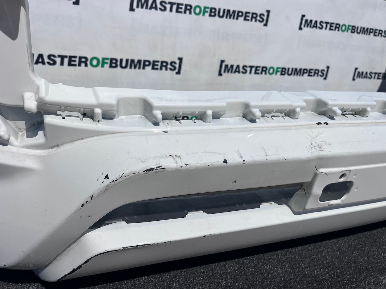 Toyota Hilux Icon Active Mk8 Lift 2021-2024 Front Bumper Pdc Jets Genuine [t645]