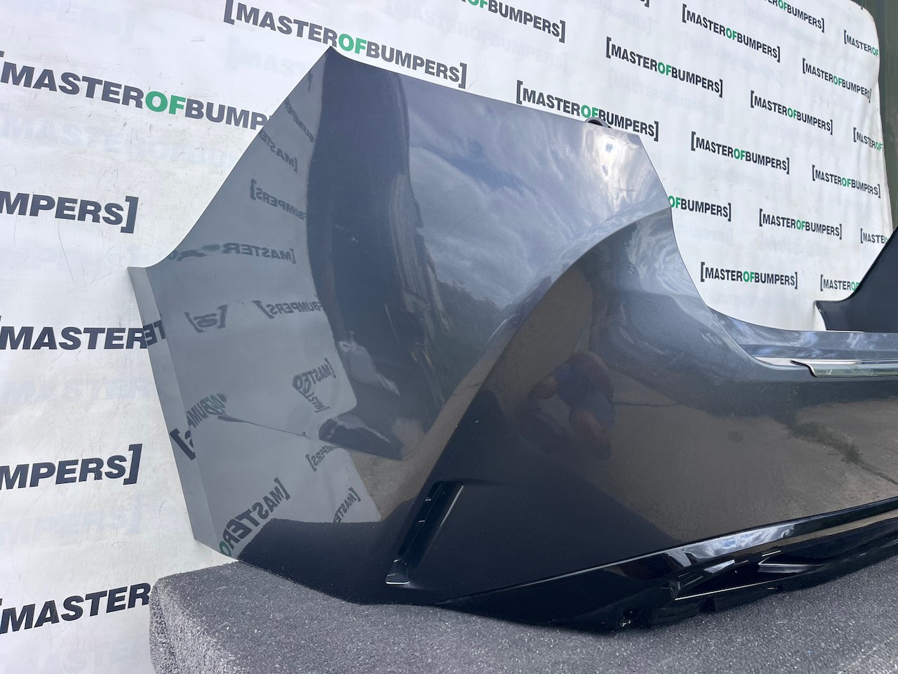 Toyota Corolla Hybrid Vvt Touring 2019-2023 Rear Bumper No Pdc Genuine [t653]