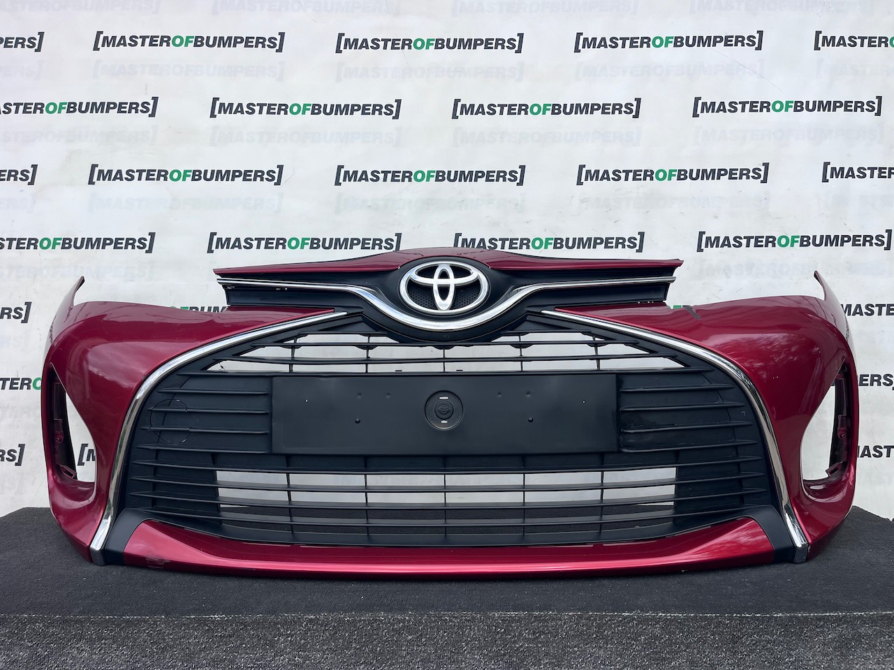 Toyota Yaris Hybrid Mk3 Hatchback 2014-2017 Front Bumper Genuine [t661]