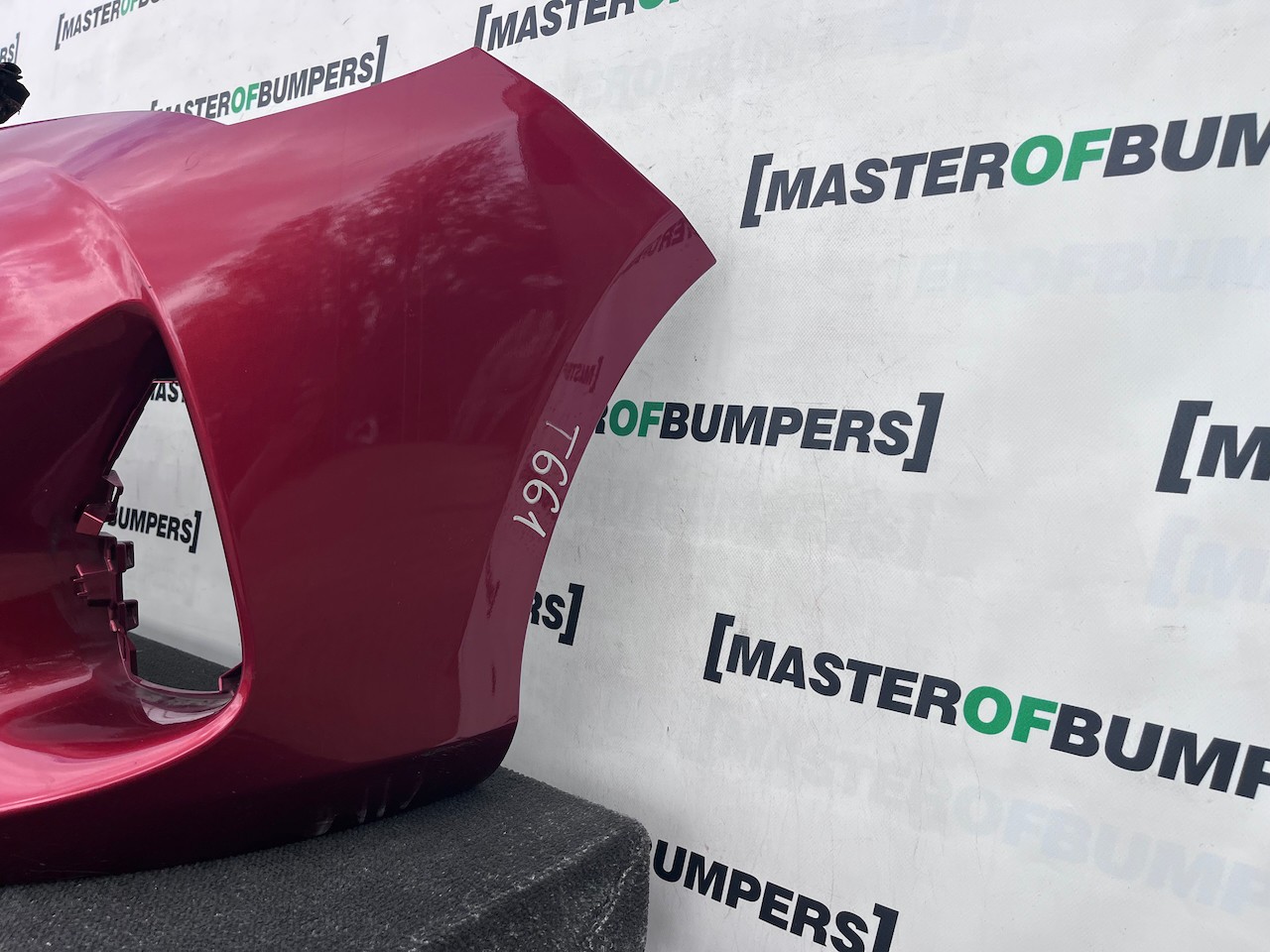Toyota Yaris Hybrid Mk3 Hatchback 2014-2017 Front Bumper Genuine [t661]