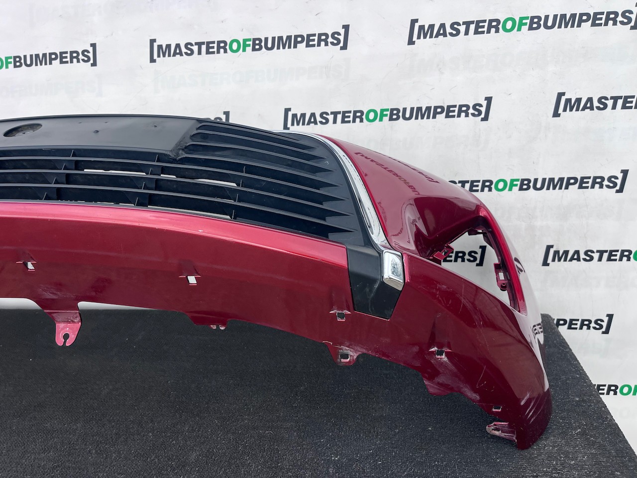 Toyota Yaris Hybrid Mk3 Hatchback 2014-2017 Front Bumper Genuine [t661]