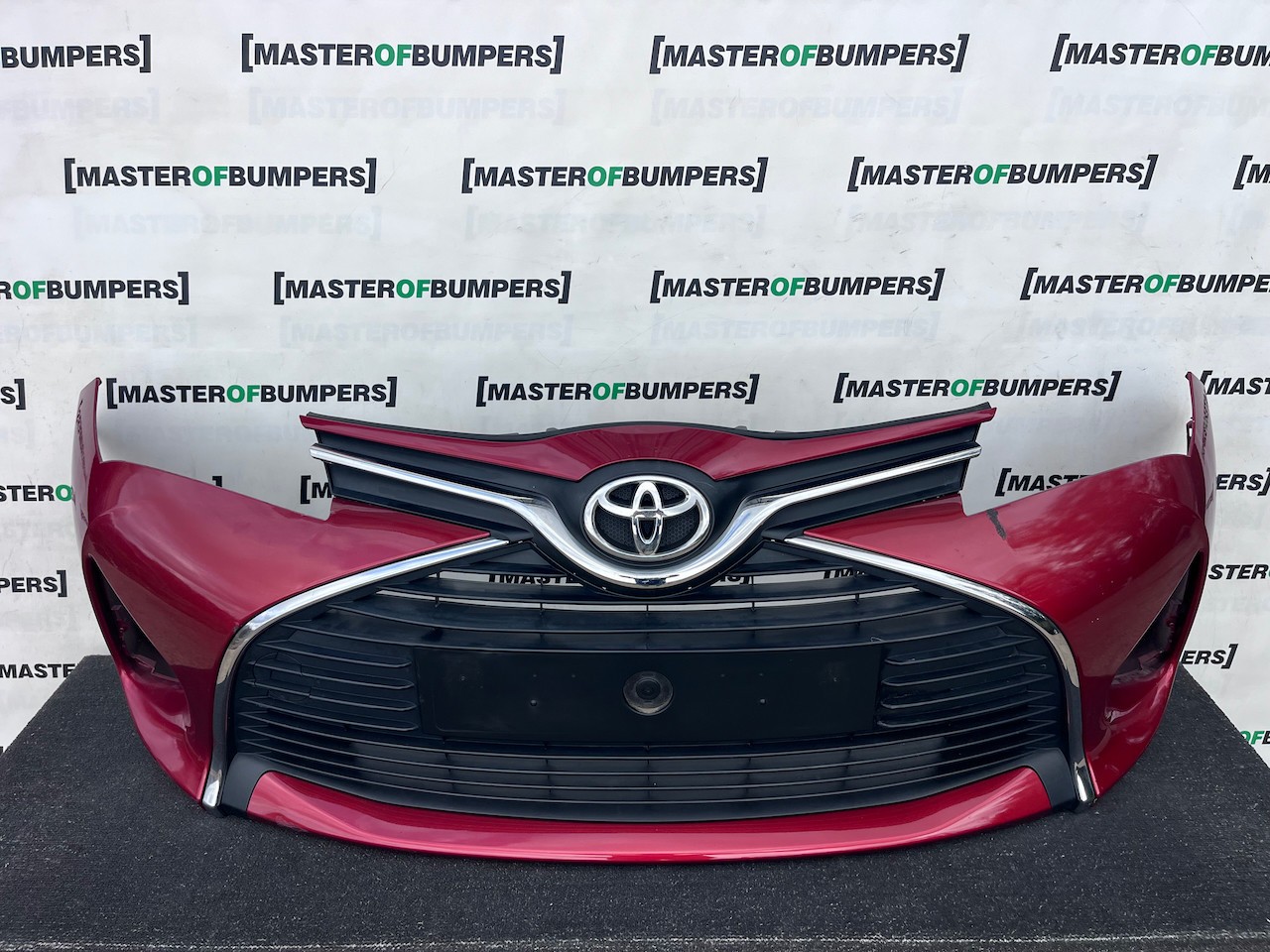 Toyota Yaris Hybrid Mk3 Hatchback 2014-2017 Front Bumper Genuine [t661]