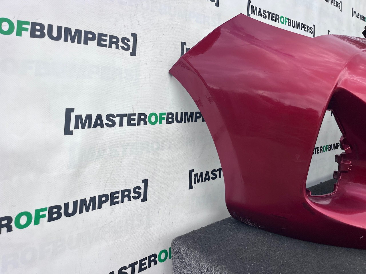 Toyota Yaris Hybrid Mk3 Hatchback 2014-2017 Front Bumper Genuine [t661]