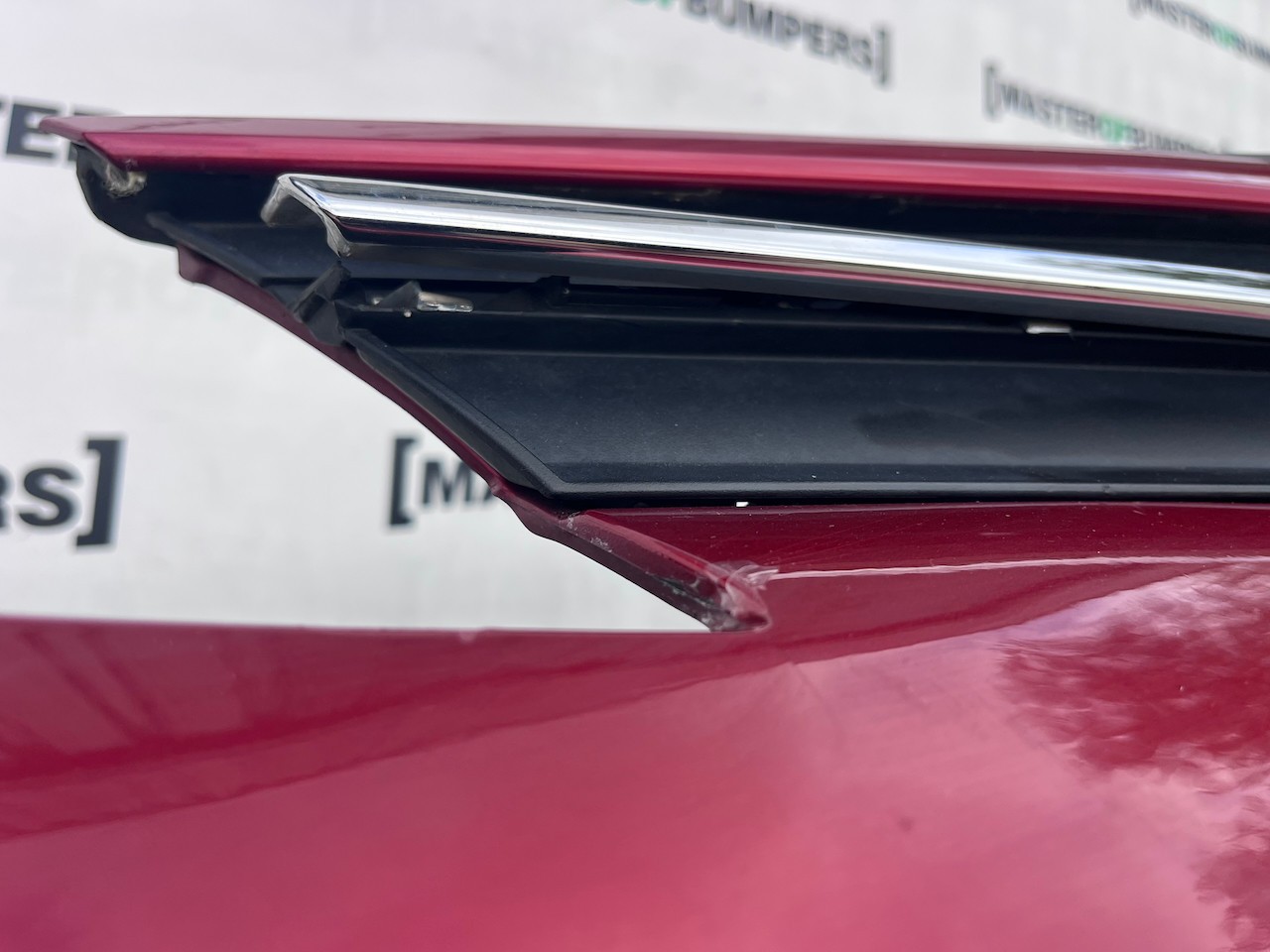 Toyota Yaris Hybrid Mk3 Hatchback 2014-2017 Front Bumper Genuine [t661]