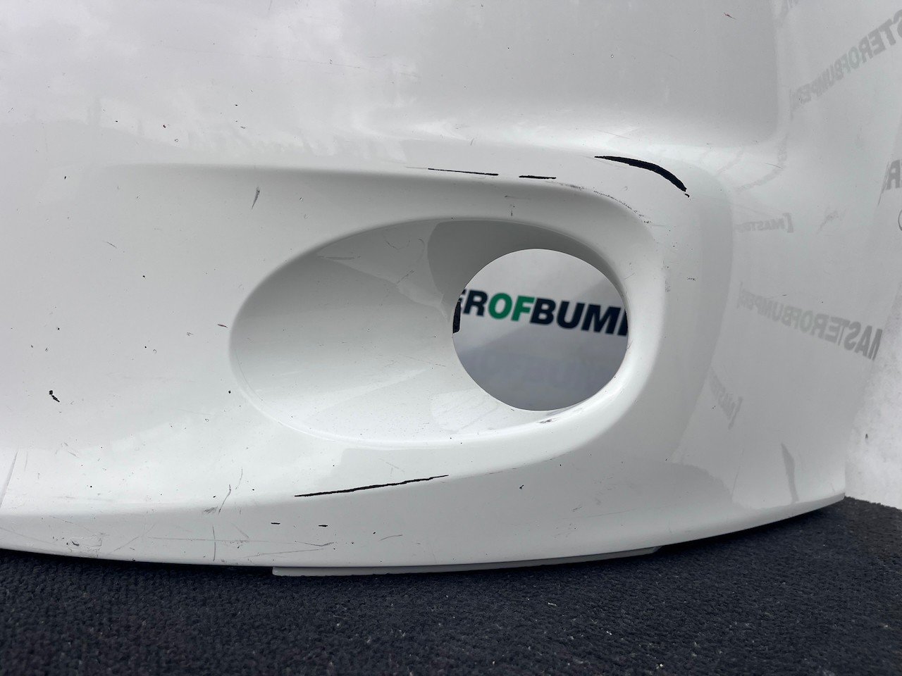 Toyota Auris V-matic Mk2 Hatchback 2010-2012 Front Bumper No Pdc Genuine [t546]