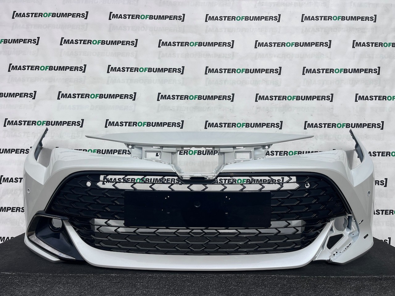 Toyota Corolla Design Hybrid Estate 2024-2026 Front Bumper 4 Pdc Genuine [t663]