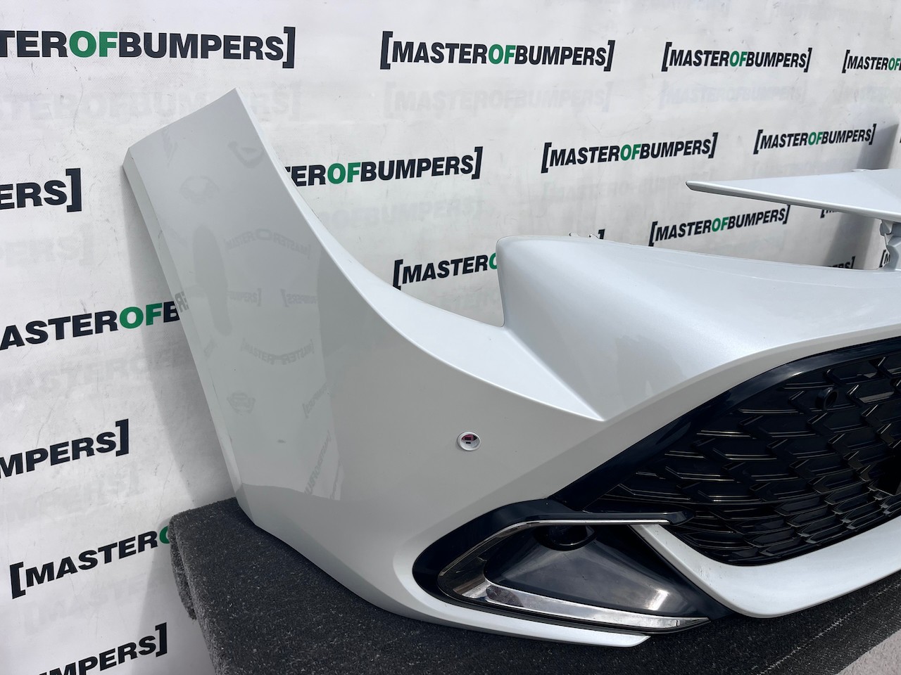 Toyota Corolla Design Hybrid Estate 2024-2026 Front Bumper 4 Pdc Genuine [t663]
