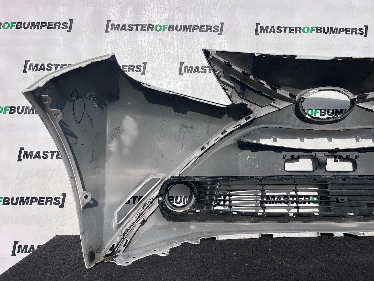 Toyota Aygo Style Trend Hatchback 2014-2017 Front Bumper Genuine [t667]