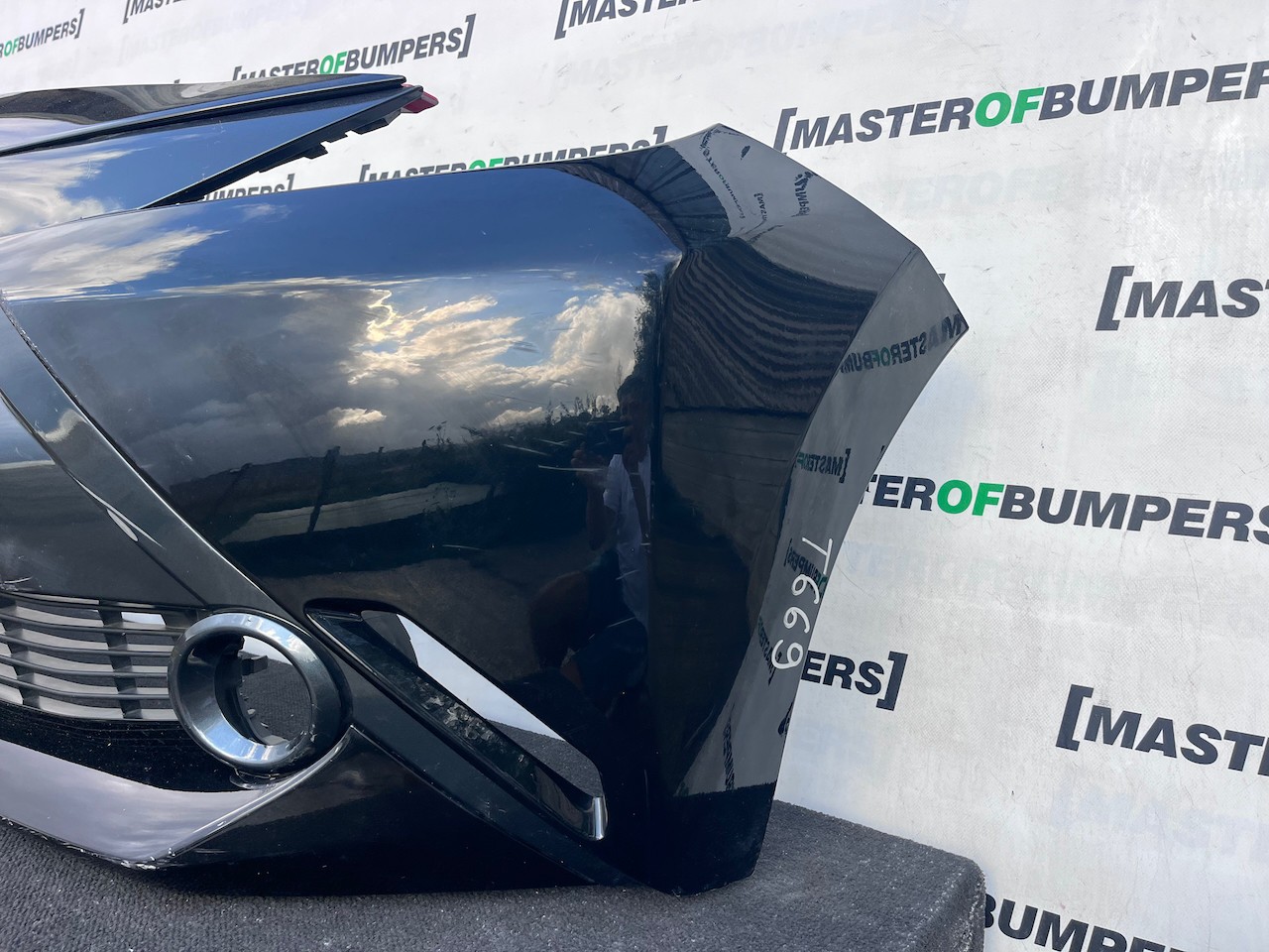 Toyota Aygo Style Trend Hatchback 2014-2017 Front Bumper Genuine [t669]