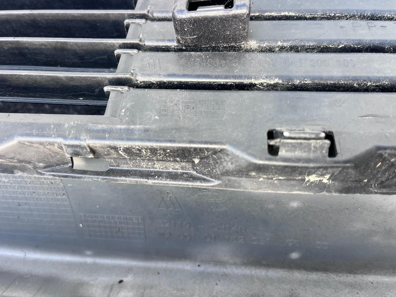 Toyota Aygo Style Trend Hatchback 2014-2017 Front Bumper Genuine [t669]