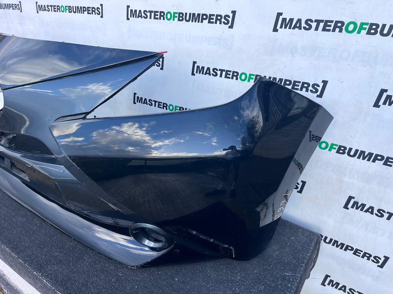 Toyota Aygo Style Trend Hatchback 2014-2017 Front Bumper Genuine [t669]