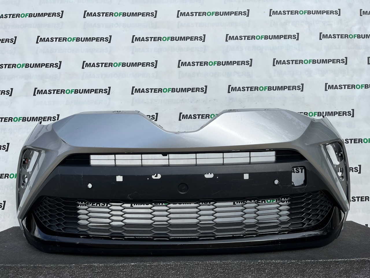 Toyota C-hr Chr Mk1 Facelift 2021-2023 Front Bumper 6 Pdc Genuine [t677]