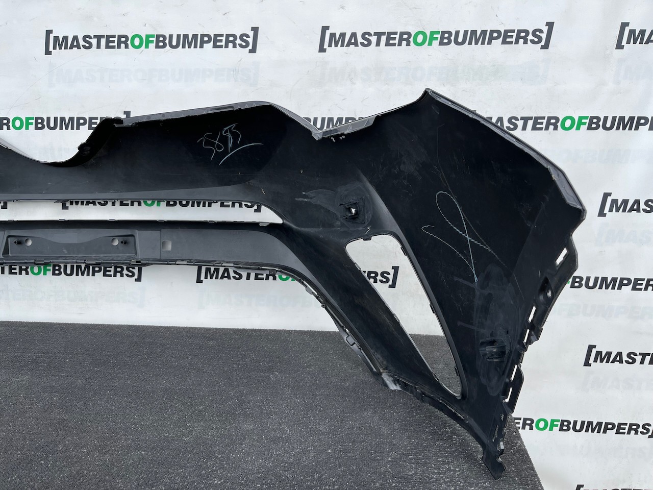 Toyota C-hr Chr Excel Dynamic 2016-2020 Front Bumper 6 Pdc Genuine [t685]