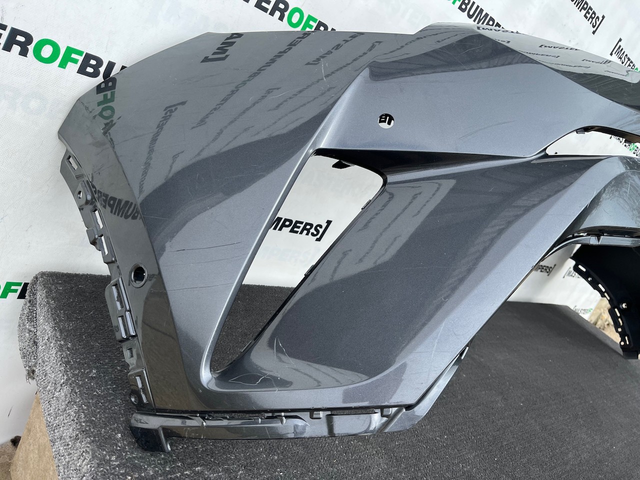 Toyota C-hr Chr Excel Dynamic 2016-2020 Front Bumper 6 Pdc Genuine [t685]