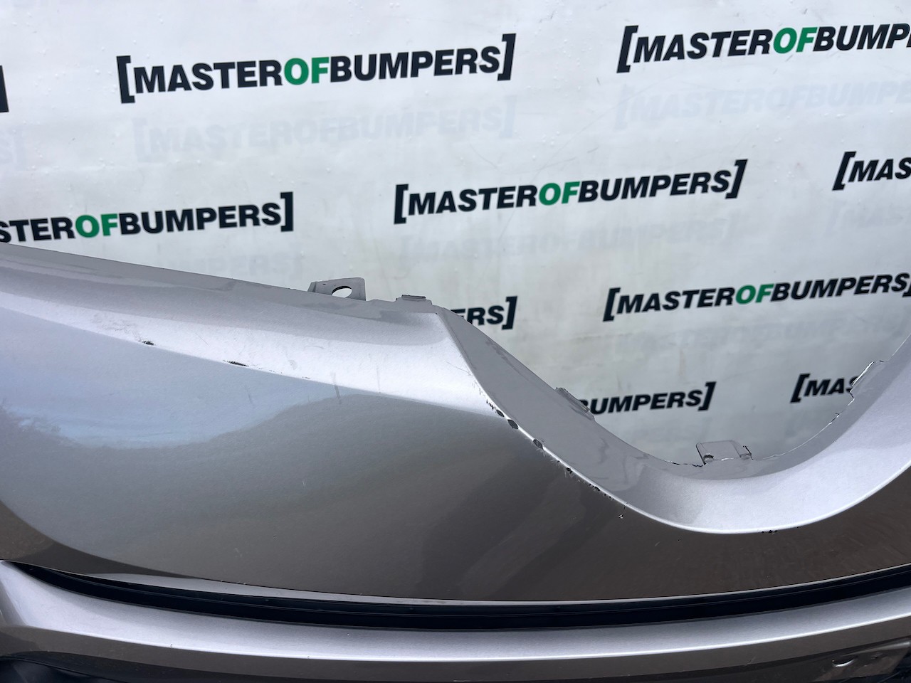 Toyota C-hr Chr Excel Dynamic 2016-2020 Front Bumper 4 Pdc Genuine [t683]