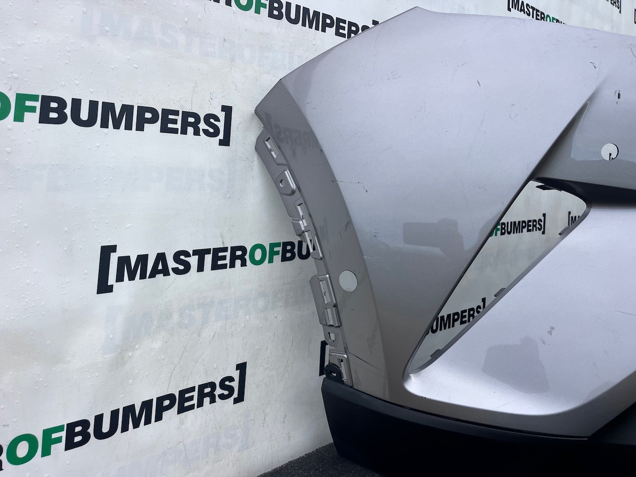 Toyota C-hr Chr Excel Dynamic 2016-2020 Front Bumper 4 Pdc Genuine [t683]