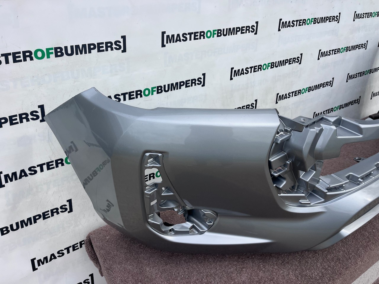 Toyota Hilux Icon Pick Up Mk8 Lift 2021-2024 Front Bumper Genuine [t687]
