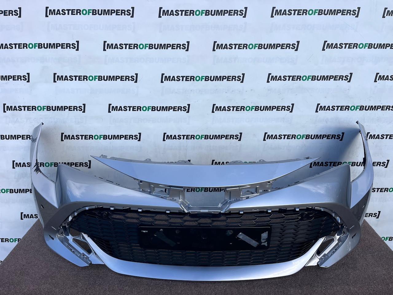 Toyota Corolla Design Hybrid Estate 2024-2026 Front Bumper 4 Pdc Genuine [t689]