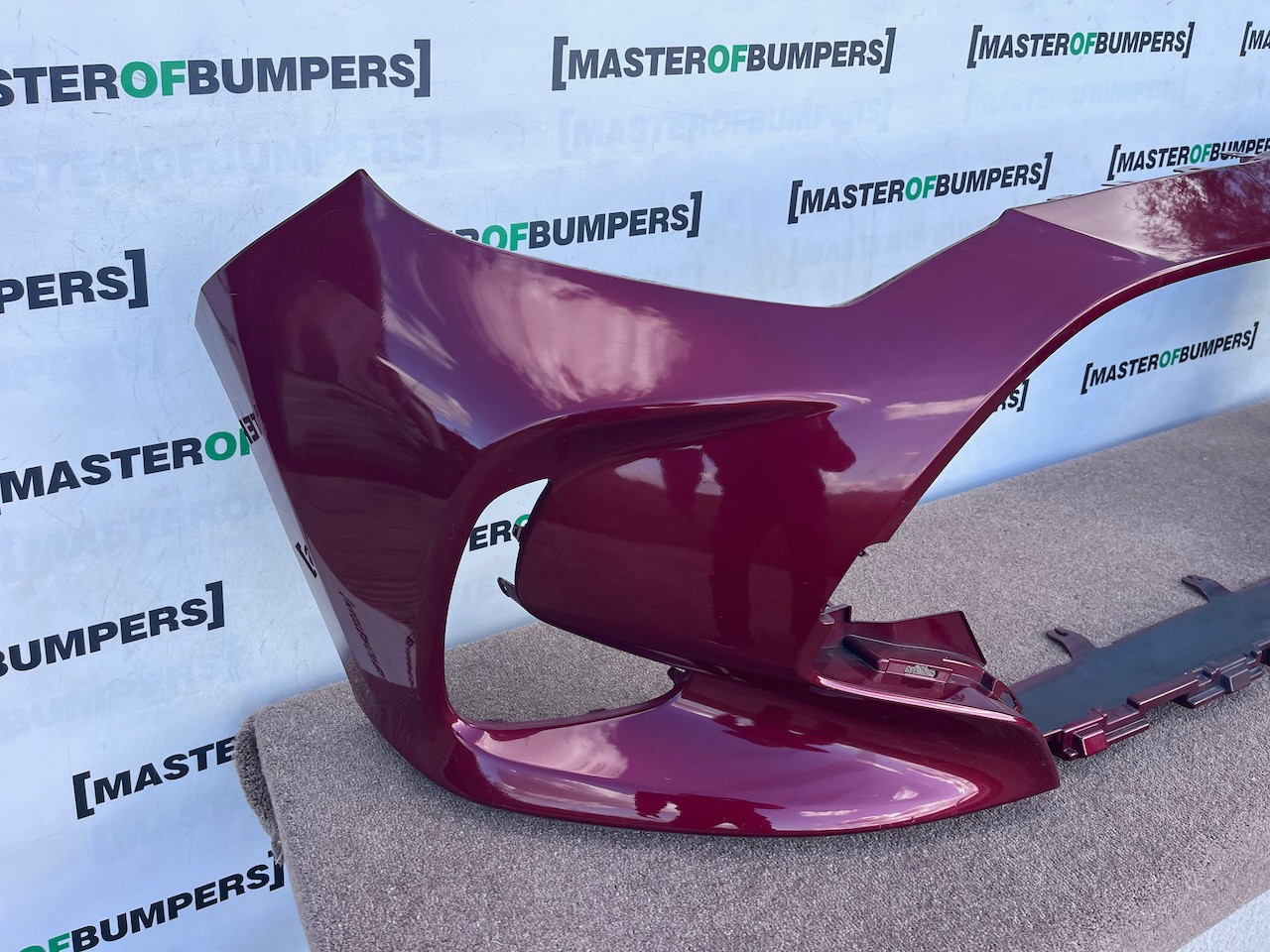Toyota Yaris Hybrid Dynamic Mk4 5 Door 2020-2025 Front Bumper Genuine [t691]