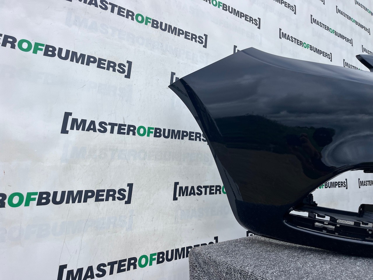 Vauxhall Corsa E Se Hatchback 2015-2018 Front Bumper No Pdc Genuine [q305]