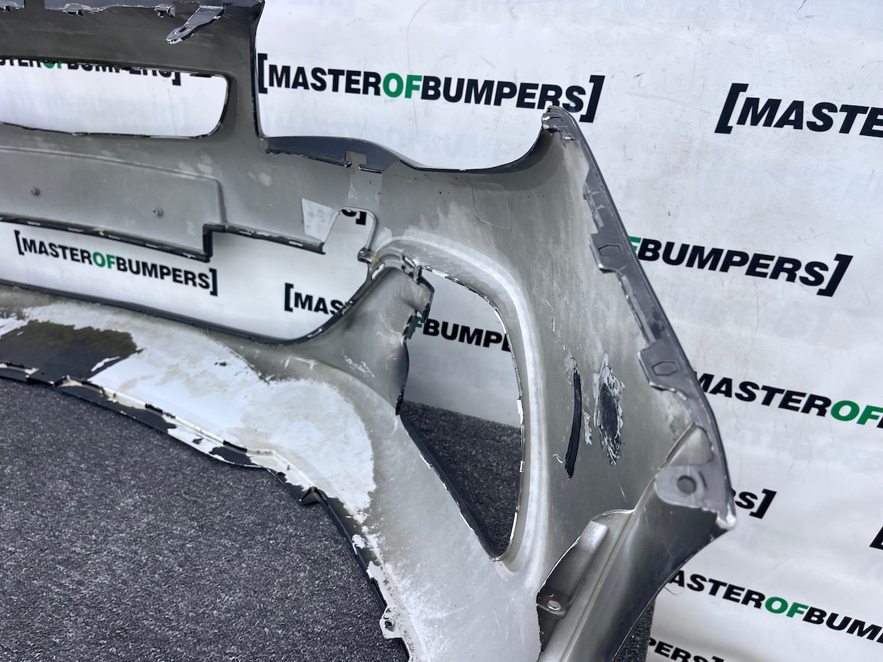Vauxhall Astra J Limited Hatchback 2014-2016 Front Bumper No Jets Genuine [q358]