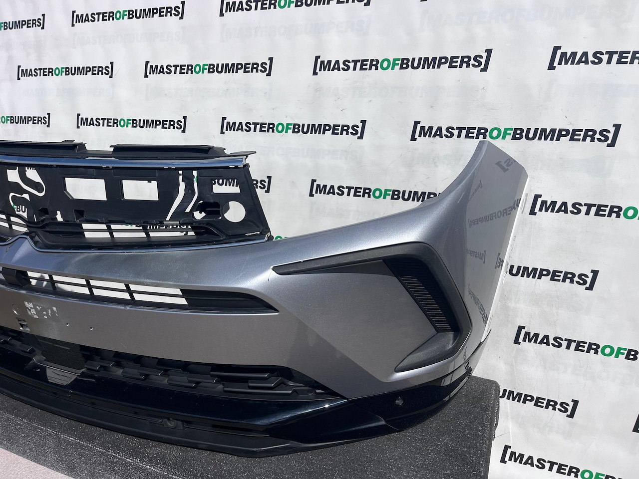 Vauxhall Grandland X Turbo Phev Lift 2021-2024 Font Bumper 6 Pdc Genuine [q399]