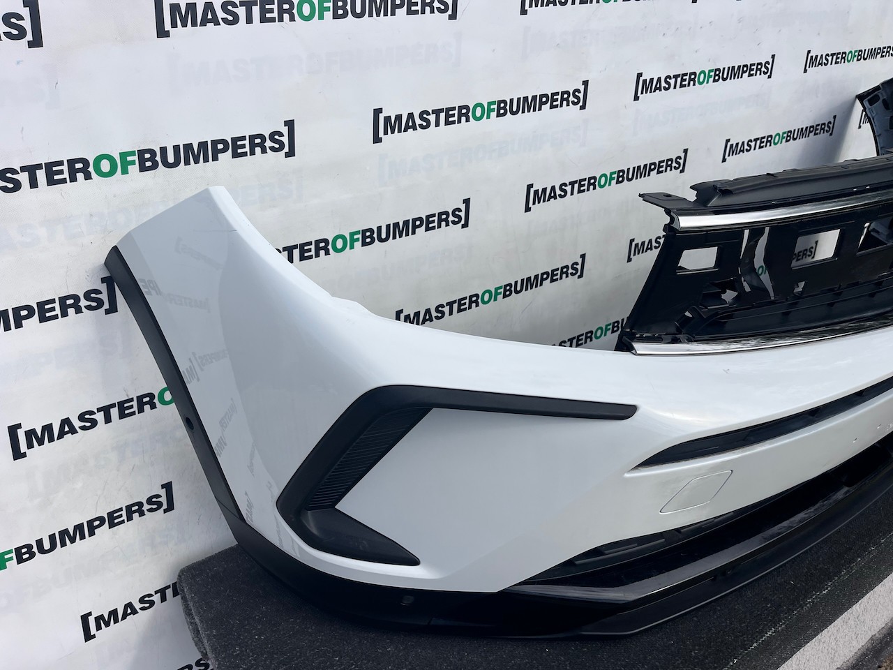 Vauxhall Grandland X Turbo Phev Lift 2021-2024 Font Bumper 6 Pdc Genuine [q409]