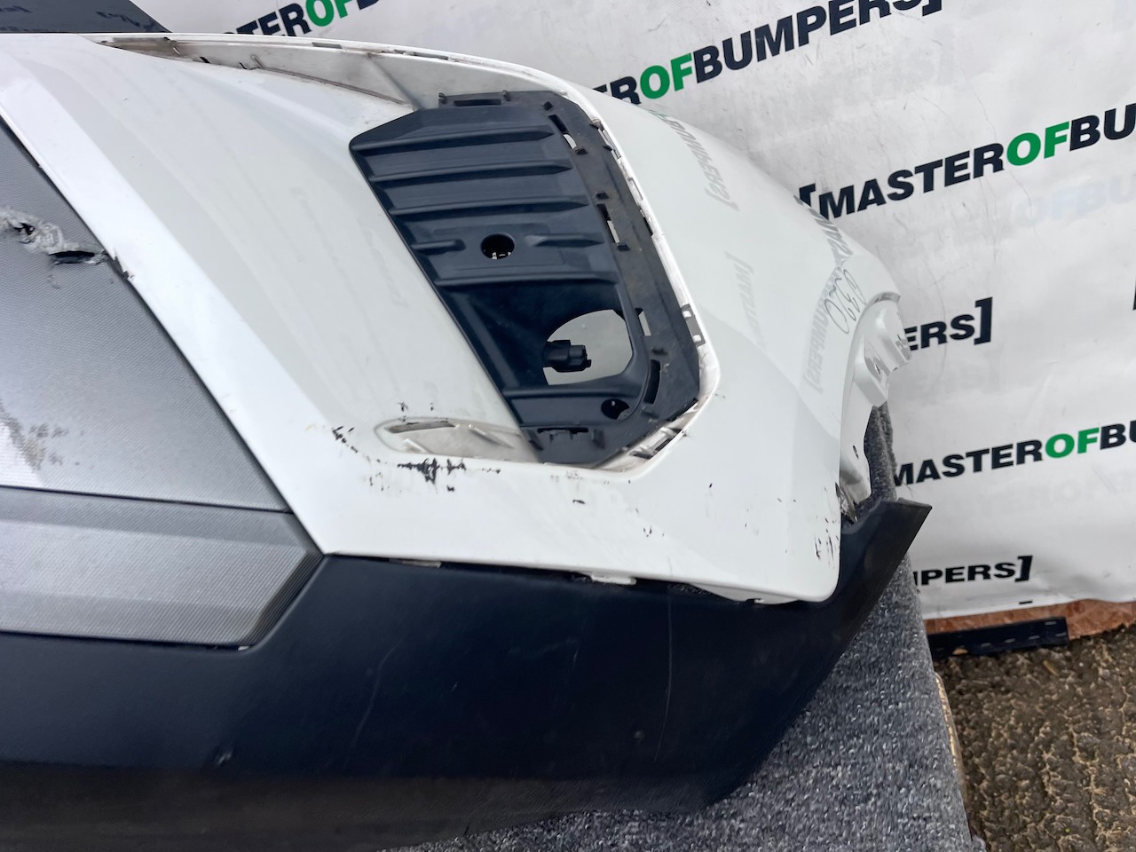 Vauxhall Crossland X Turbo Sri Lift 2021-2025 Front Bumper 4 Pdc Genuine [q320]