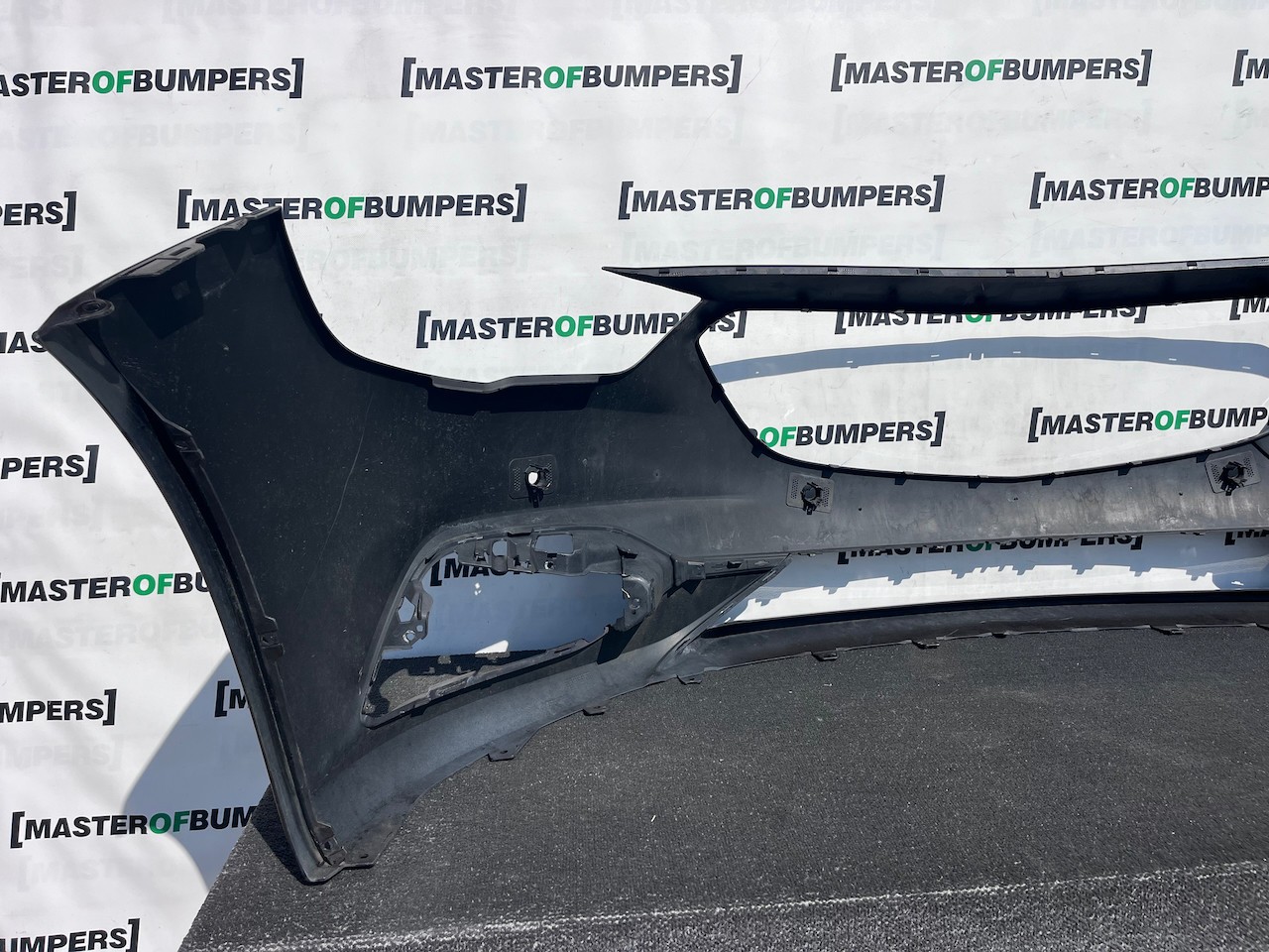 Vauxhall Insignia Se Saloon Estate 2017-2020 Front Bumper 4 Pdc Genuine [q397]