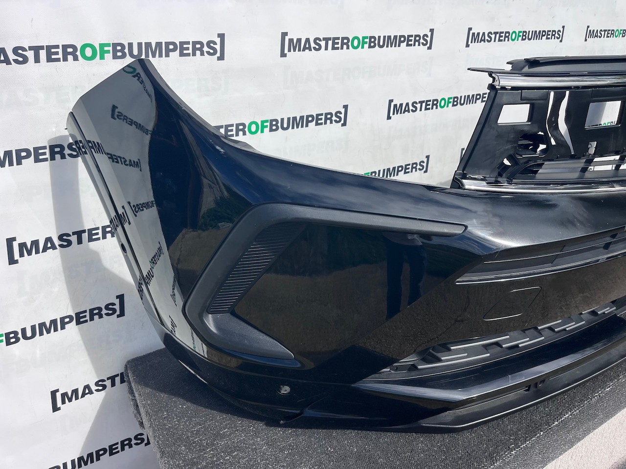 Vauxhall Grandland X Turbo Phev Lift 2021-2024 Font Bumper 6 Pdc Genuine [q410]