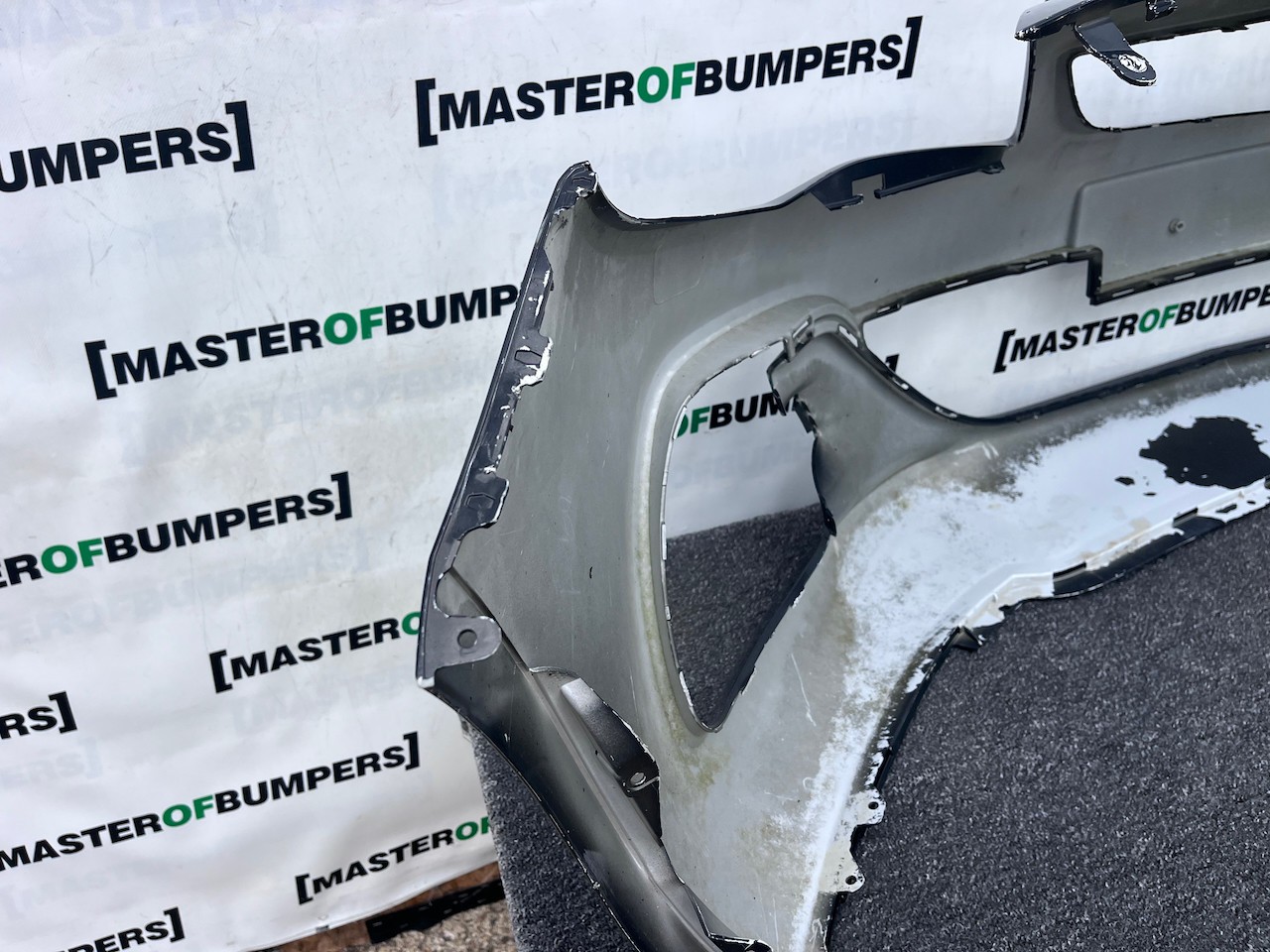 Vauxhall Astra J Limited Hatchback 2014-2016 Front Bumper No Jets Genuine [q357]