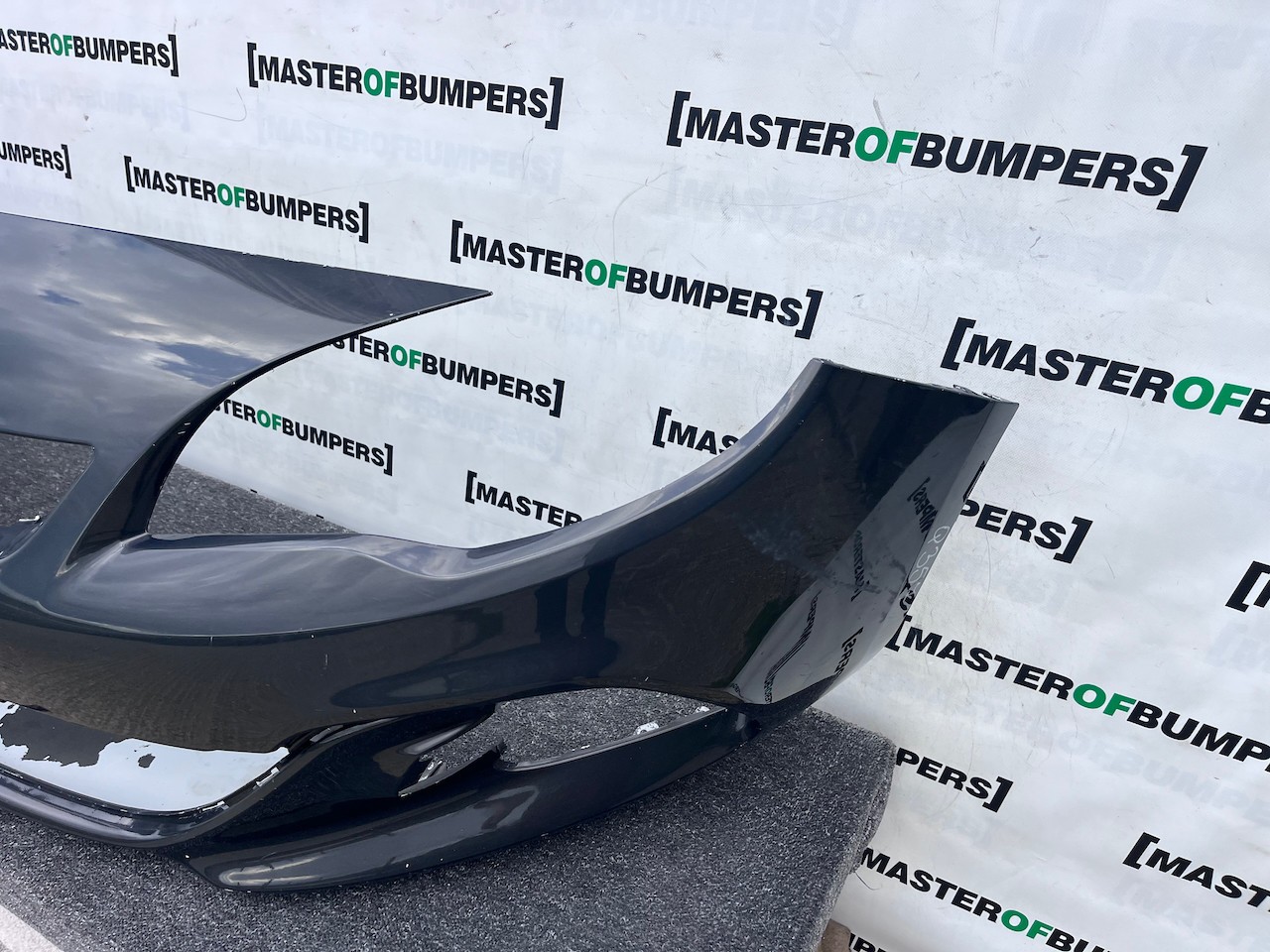 Vauxhall Astra J Limited Hatchback 2014-2016 Front Bumper No Jets Genuine [q357]