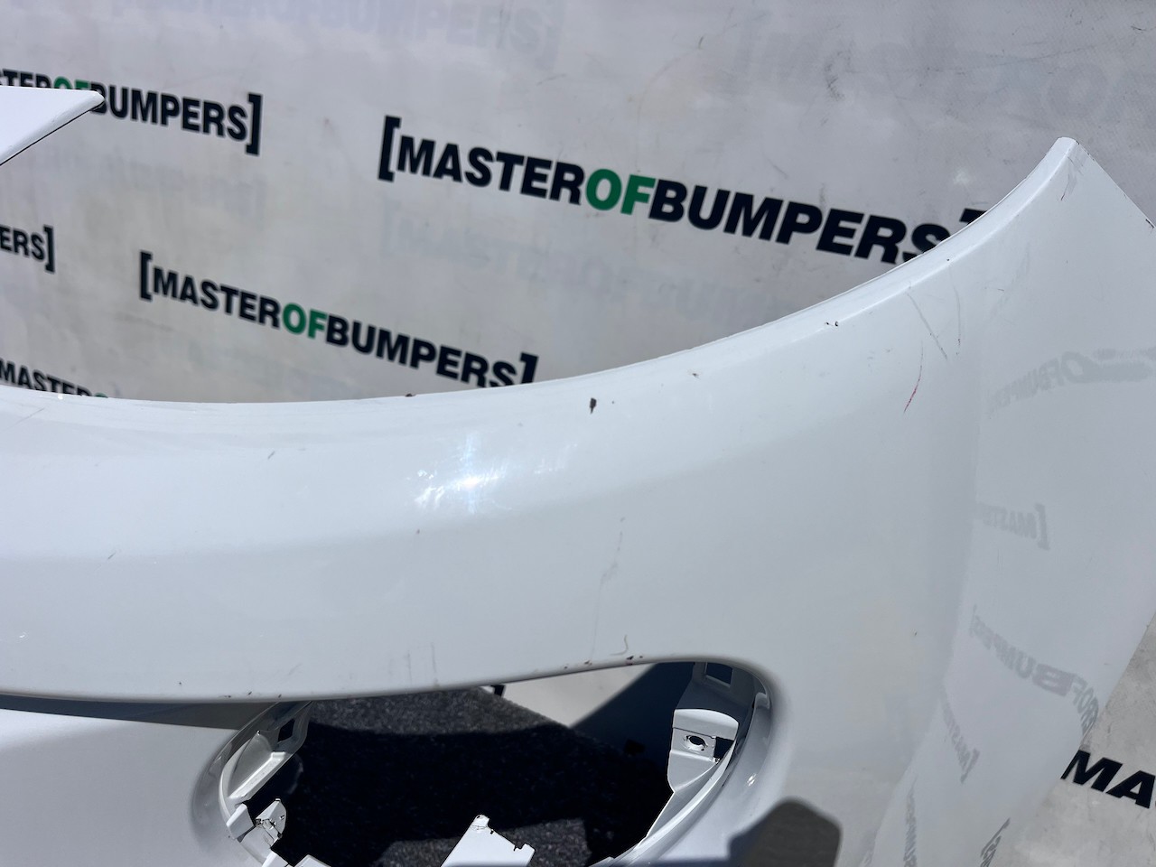Vauxhall Adam Se Limited Hatchback 2013-2018 Front Bumper No Pdc Genuine [q383]