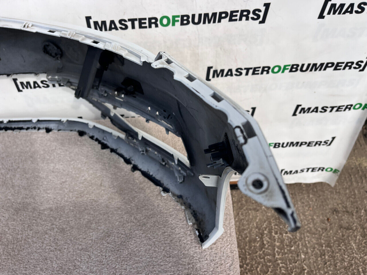 VW Golf Se Mk7.5 Hatchback 2017-2019 Front Bumper 6 Pdc +jets Genuine [v277]