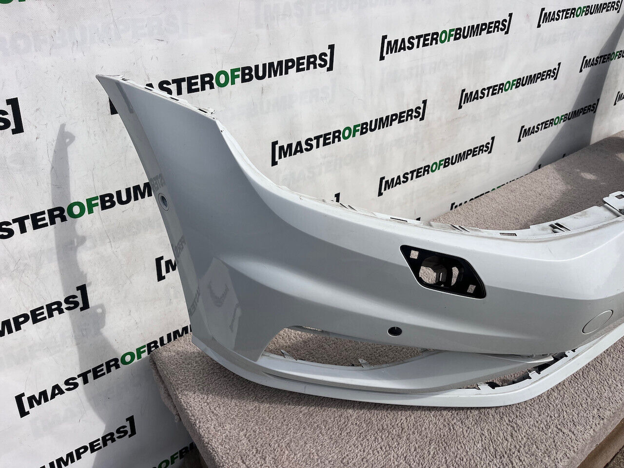 VW Golf Se Mk7.5 Hatchback 2017-2019 Front Bumper 6 Pdc +jets Genuine [v277]