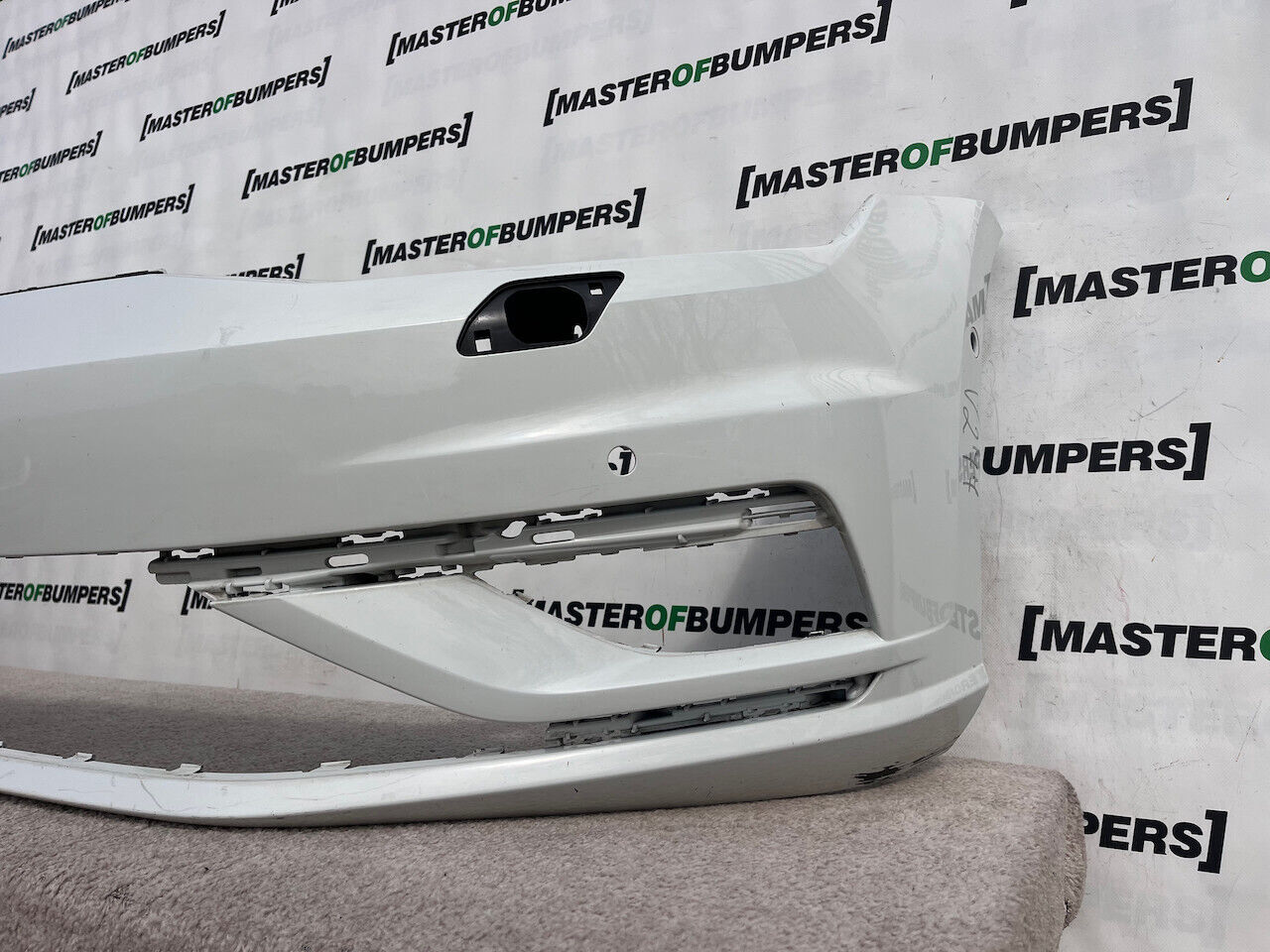 VW Golf Se Mk7.5 Hatchback 2017-2019 Front Bumper 6 Pdc +jets Genuine [v277]