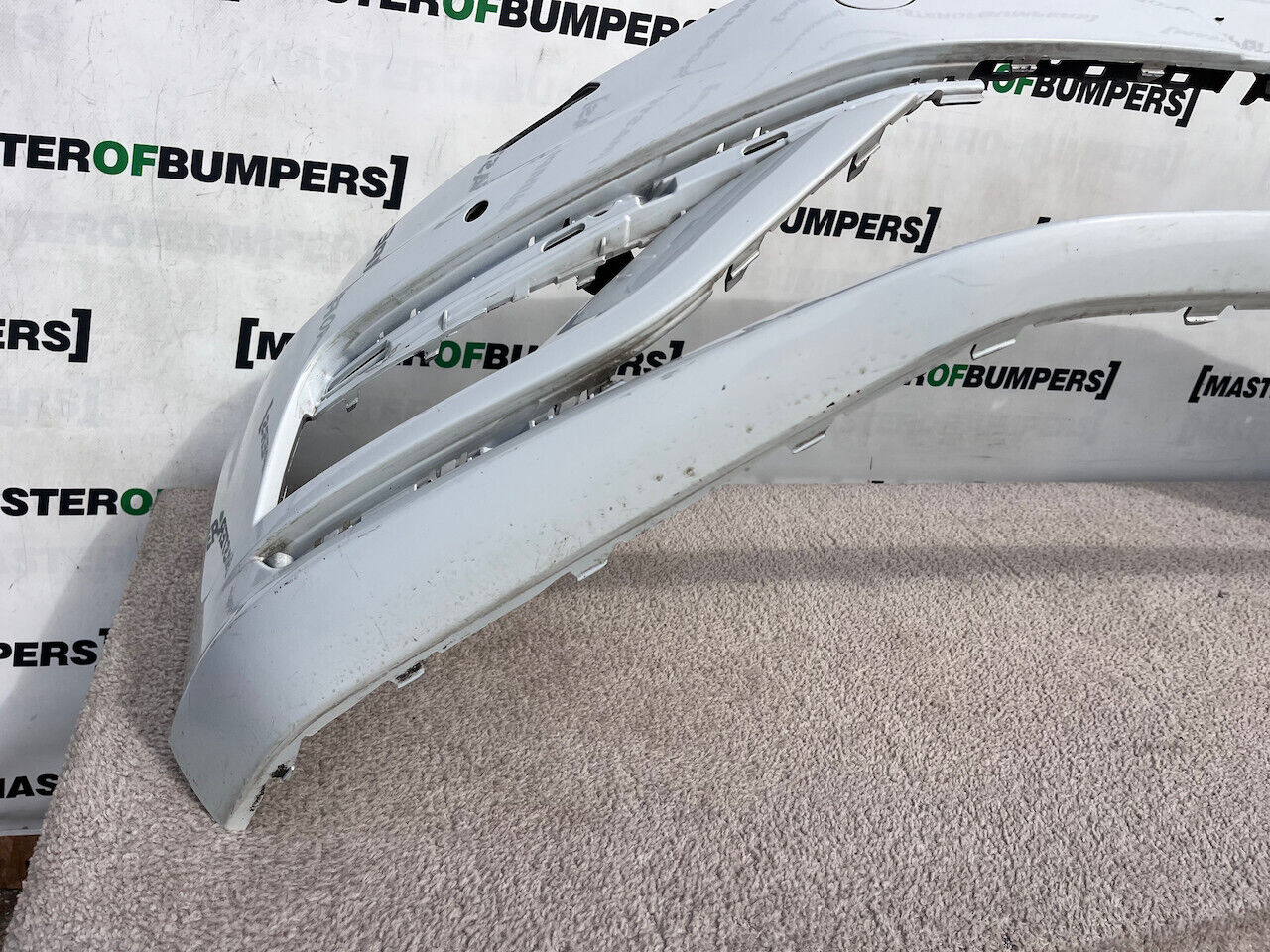 VW Golf Se Mk7.5 Hatchback 2017-2019 Front Bumper 6 Pdc +jets Genuine [v277]