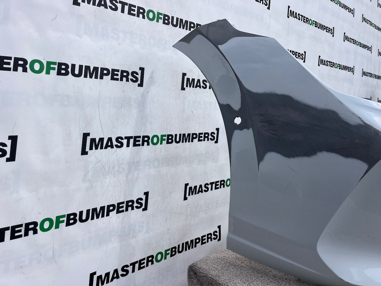 VW Golf Se Mk8 Lift Hatchback 2024-on Front Bumper 6 Pdc Genuine [v286]