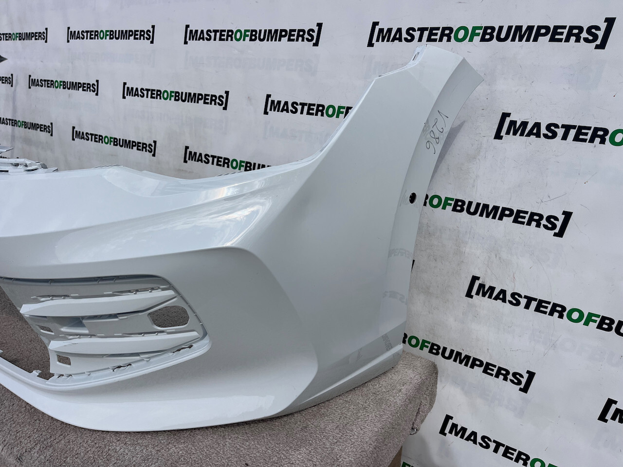 VW Golf Se Mk8 Lift Hatchback 2024-on Front Bumper 6 Pdc Genuine [v286]