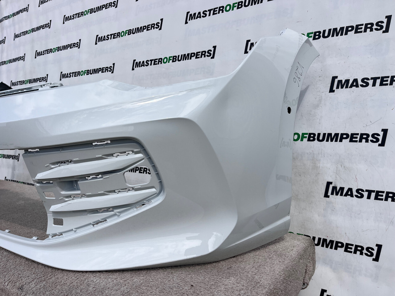 VW Golf Se Mk8 Lift Hatchback 2024-on Front Bumper 6 Pdc Genuine [v286]