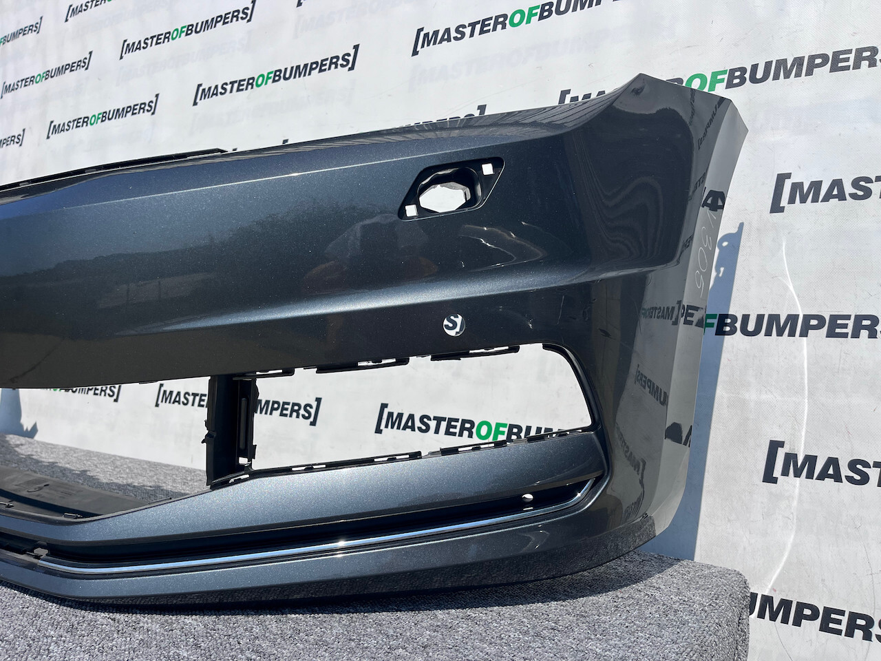 VW Touran Highline Sel Mk2 2015-2021 Front Bumper 4 Pdc + Jets Genuine [v305]